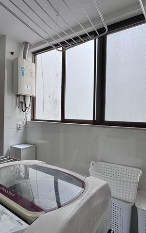 Apartamento à venda com 186m², 4 quartos e 2 vagas Apartamento à venda com 186m², 4 quartos e 2 vagasCozinha e Área de Serviço