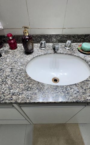 Apartamento à venda com 186m², 4 quartos e 2 vagas Apartamento à venda com 186m², 4 quartos e 2 vagasSuíte 1 - Banheiro