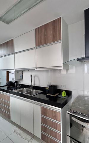 Apartamento à venda com 186m², 4 quartos e 2 vagas Apartamento à venda com 186m², 4 quartos e 2 vagasCozinha e Área de Serviço