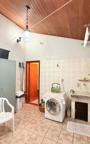 Casa à venda com 237m², 3 quartos e 4 vagasÁrea de Serviço