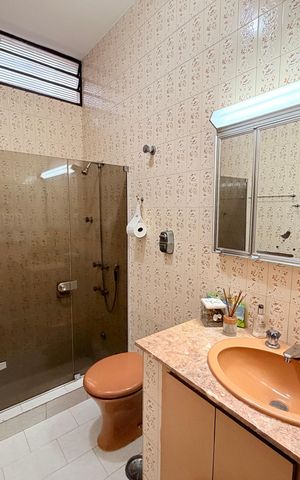Casa à venda com 237m², 3 quartos e 4 vagasBanheiro Social