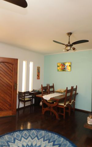 Casa à venda com 190m², 3 quartos e 3 vagasSala