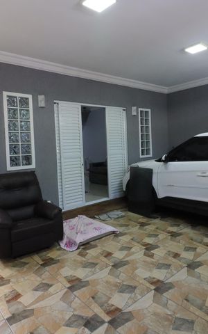 Casa à venda com 225m², 4 quartos e 2 vagasGaragem