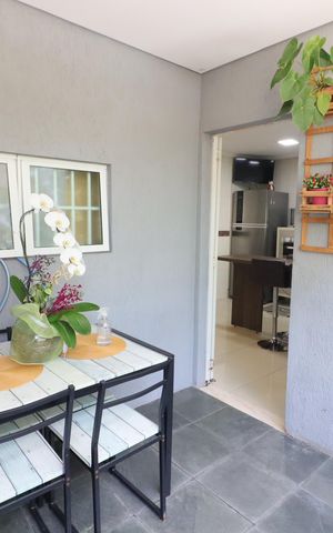 Casa à venda com 225m², 4 quartos e 2 vagasVaranda