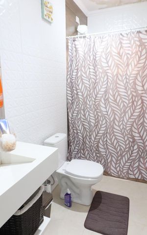 Casa à venda com 225m², 4 quartos e 2 vagasBanheiro 3