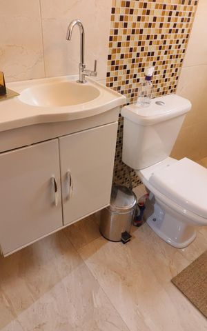 Casa à venda com 225m², 4 quartos e 2 vagasBanheiro 2