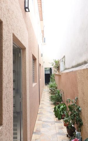 Casa à venda com 225m², 4 quartos e 2 vagasÁrea de Serviço 2