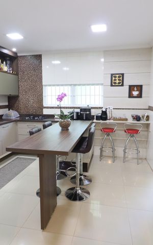 Casa à venda com 225m², 4 quartos e 2 vagasCozinha 1