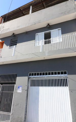 Casa à venda com 170m², 5 quartos e 2 vagasFachada