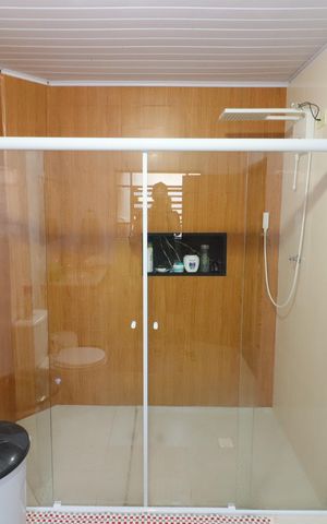 Casa à venda com 170m², 5 quartos e 2 vagasBanheiro 2