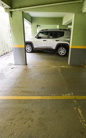 Apartamento à venda com 267m², 4 quartos e 4 vagas Apartamento à venda com 267m², 4 quartos e 4 vagasGaragem