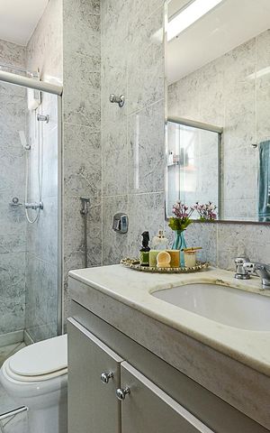 Apartamento à venda com 267m², 4 quartos e 4 vagas Apartamento à venda com 267m², 4 quartos e 4 vagasBanheiro Social