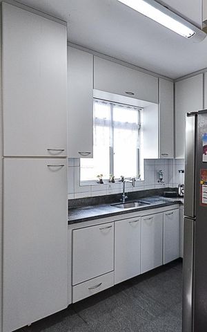 Apartamento à venda com 267m², 4 quartos e 4 vagas Apartamento à venda com 267m², 4 quartos e 4 vagasCozinha