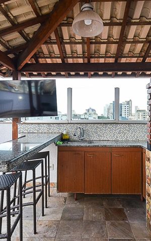Apartamento à venda com 267m², 4 quartos e 4 vagas Apartamento à venda com 267m², 4 quartos e 4 vagasÁrea Cobertura