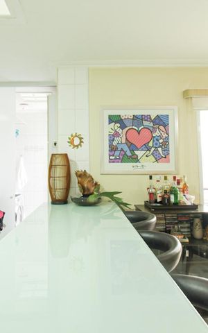Apartamento à venda com 124m², 2 quartos e 4 vagas Apartamento à venda com 124m², 2 quartos e 4 vagasCozinha