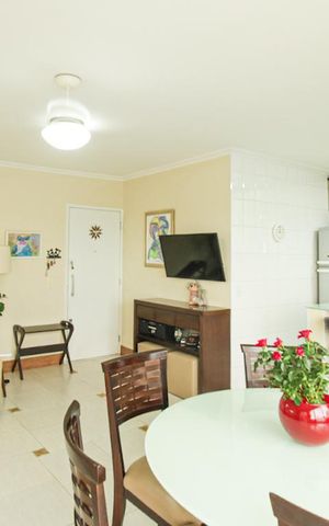 Apartamento à venda com 124m², 2 quartos e 4 vagas Apartamento à venda com 124m², 2 quartos e 4 vagasSala