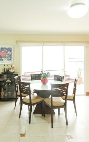 Apartamento à venda com 124m², 2 quartos e 4 vagas Apartamento à venda com 124m², 2 quartos e 4 vagasSala