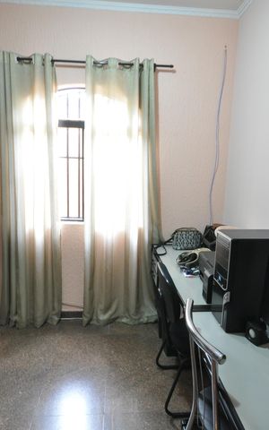 Casa à venda com 405m², 3 quartos e 7 vagasEscritório