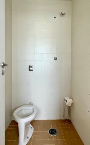 Apartamento à venda com 111m², 2 quartos e 1 vaga Apartamento à venda com 111m², 2 quartos e 1 vagaBanheiro de serviço