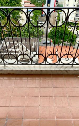 Apartamento à venda com 111m², 2 quartos e 1 vaga Apartamento à venda com 111m², 2 quartos e 1 vagaVaranda