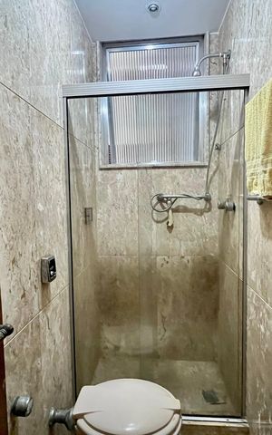Apartamento à venda com 145m², 3 quartos e 1 vagaBanheiro social 2