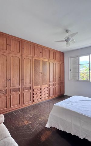 Casa à venda com 4200m², 5 quartos e 5 vagas Casa à venda com 4200m², 5 quartos e 5 vagasSuíte