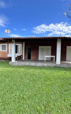 Casa à venda com 4200m², 5 quartos e 5 vagas Casa à venda com 4200m², 5 quartos e 5 vagasÁrea externa