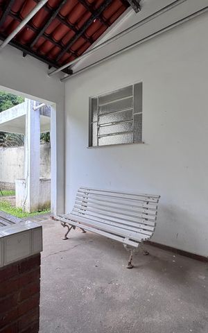 Casa à venda com 4200m², 5 quartos e 5 vagas Casa à venda com 4200m², 5 quartos e 5 vagasCasa do Caseiro - Lavanderia