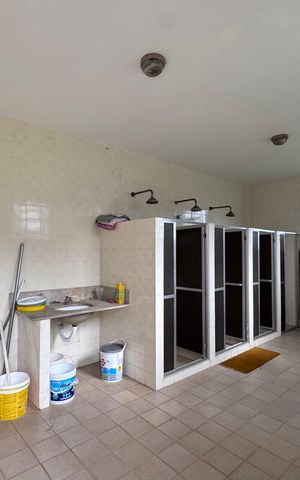 Casa à venda com 4200m², 5 quartos e 5 vagas Casa à venda com 4200m², 5 quartos e 5 vagasSauna