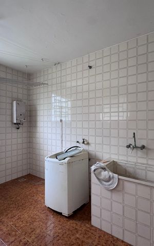 Casa à venda com 4200m², 5 quartos e 5 vagas Casa à venda com 4200m², 5 quartos e 5 vagasCasa do Caseiro - Lavanderia