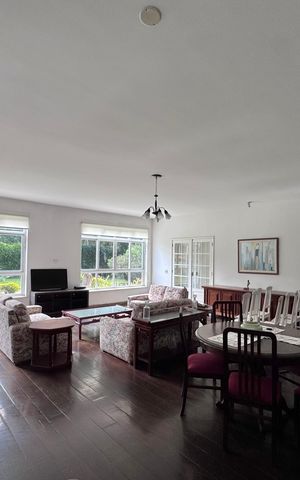Casa à venda com 4200m², 5 quartos e 5 vagas Casa à venda com 4200m², 5 quartos e 5 vagasSala