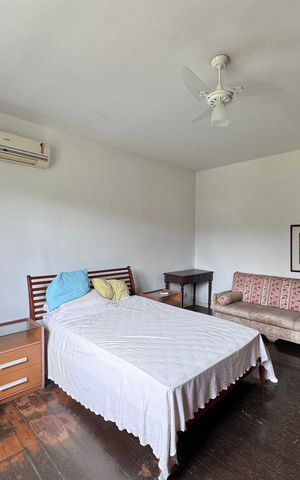 Casa à venda com 4200m², 5 quartos e 5 vagas Casa à venda com 4200m², 5 quartos e 5 vagasSuíte