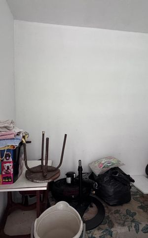 Casa à venda com 4200m², 5 quartos e 5 vagas Casa à venda com 4200m², 5 quartos e 5 vagasÁrea de Serviço - Quarto