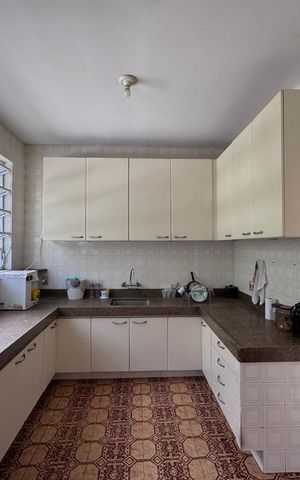 Casa à venda com 4200m², 5 quartos e 5 vagas Casa à venda com 4200m², 5 quartos e 5 vagasCozinha