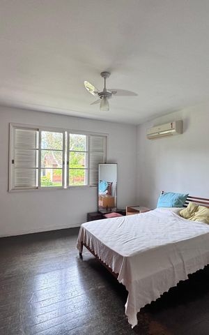 Casa à venda com 4200m², 5 quartos e 5 vagas Casa à venda com 4200m², 5 quartos e 5 vagasSuíte