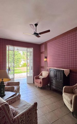 Casa à venda com 4200m², 5 quartos e 5 vagas Casa à venda com 4200m², 5 quartos e 5 vagasSala