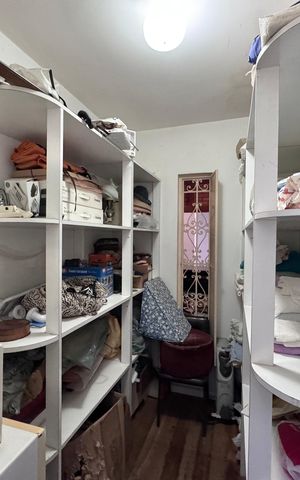Casa à venda com 4200m², 5 quartos e 5 vagas Casa à venda com 4200m², 5 quartos e 5 vagasCloset