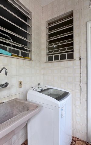 Casa à venda com 4200m², 5 quartos e 5 vagas Casa à venda com 4200m², 5 quartos e 5 vagasÁrea de Serviço