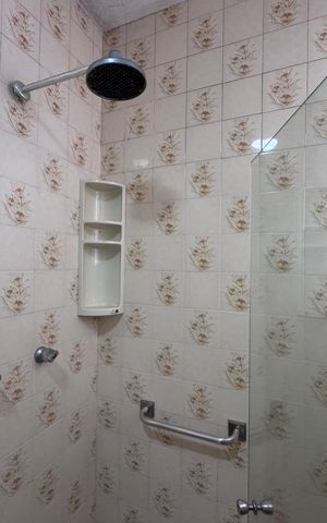 Casa à venda com 4200m², 5 quartos e 5 vagas Casa à venda com 4200m², 5 quartos e 5 vagasBanheiro Social 2