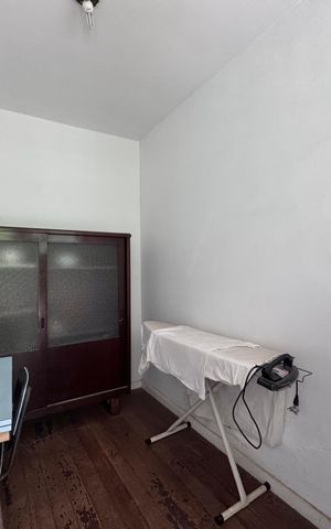Casa à venda com 4200m², 5 quartos e 5 vagas Casa à venda com 4200m², 5 quartos e 5 vagasÁrea de Serviço - Quarto