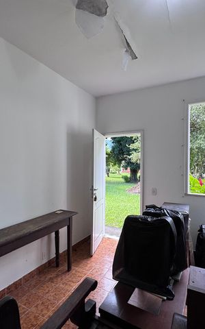 Casa à venda com 4200m², 5 quartos e 5 vagas Casa à venda com 4200m², 5 quartos e 5 vagasCasa do Caseiro - Sala
