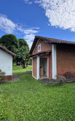 Casa à venda com 4200m², 5 quartos e 5 vagas Casa à venda com 4200m², 5 quartos e 5 vagasÁrea externa