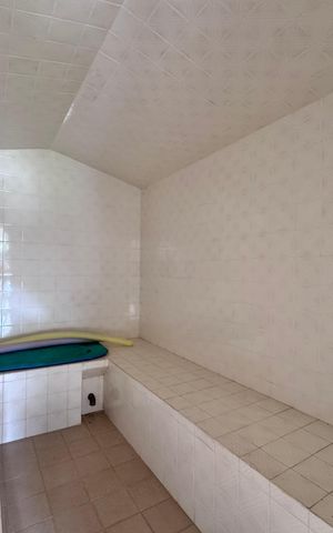 Casa à venda com 4200m², 5 quartos e 5 vagas Casa à venda com 4200m², 5 quartos e 5 vagasSauna