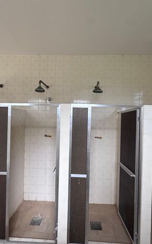 Casa à venda com 4200m², 5 quartos e 5 vagas Casa à venda com 4200m², 5 quartos e 5 vagasSauna