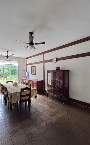 Casa à venda com 4200m², 5 quartos e 5 vagas Casa à venda com 4200m², 5 quartos e 5 vagasSala