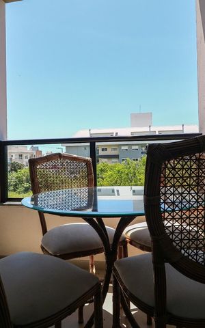 Apartamento para alugar com 72m², 2 quartos e 1 vagaVaranda