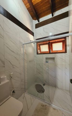 Casa de condomínio para alugar com 320m², 5 quartos e 4 vagas Casa de condomínio para alugar com 320m², 5 quartos e 4 vagasBanheiro