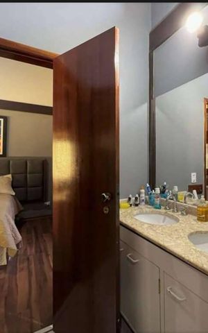 Casa de condomínio para alugar com 320m², 5 quartos e 4 vagas Casa de condomínio para alugar com 320m², 5 quartos e 4 vagasBanheiro