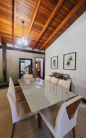 Casa de condomínio para alugar com 320m², 5 quartos e 4 vagas Casa de condomínio para alugar com 320m², 5 quartos e 4 vagasSala