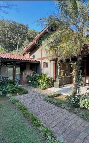 Casa de condomínio para alugar com 320m², 5 quartos e 4 vagas Casa de condomínio para alugar com 320m², 5 quartos e 4 vagasÁrea externa